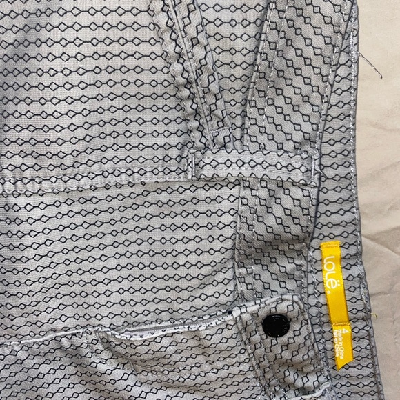 RARE can’t find again, Size 4 Lolë grey designed shorts - Picture 3 of 5